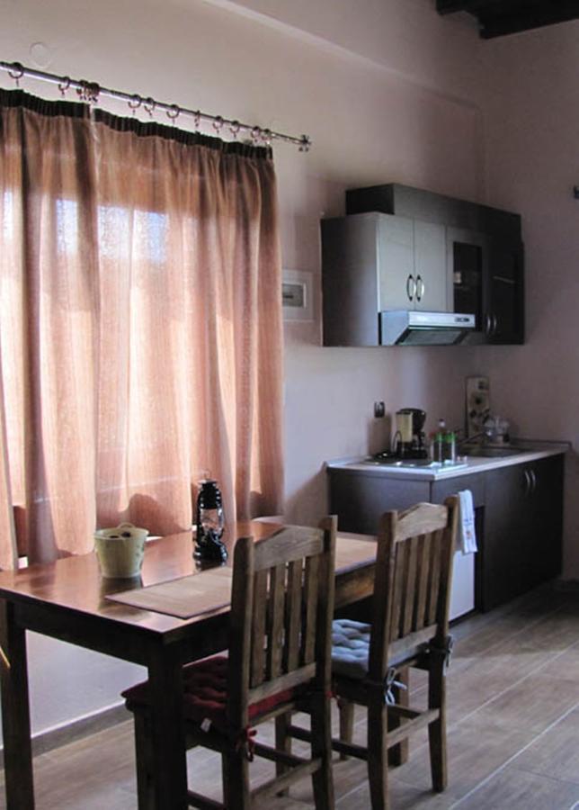 Ihnilatis Bed & Breakfast Керкини Стая снимка